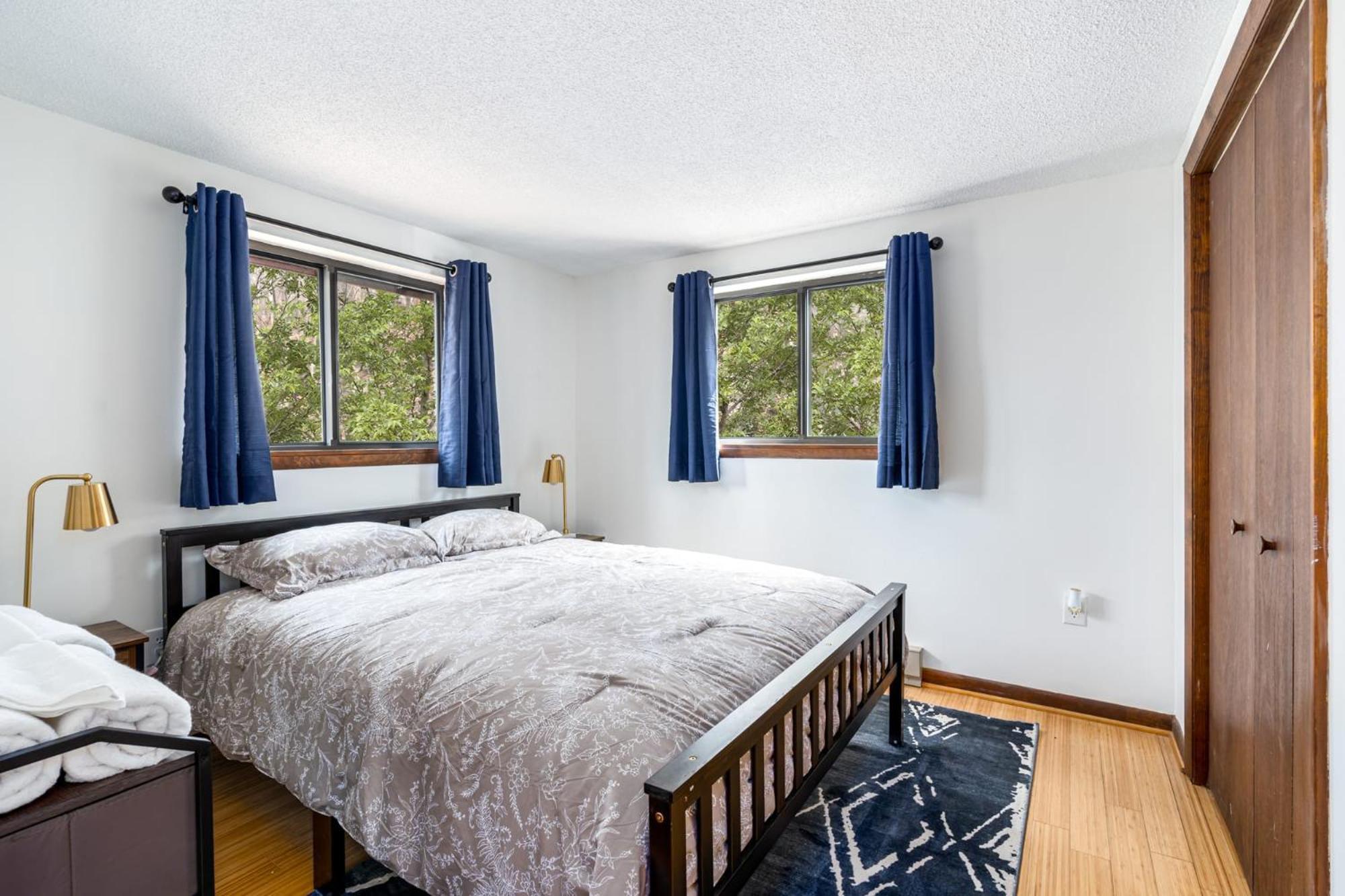 Modern Chalet Cabin W Hot Tub, Deck&Grill, & Wifi! Inwood Extérieur photo